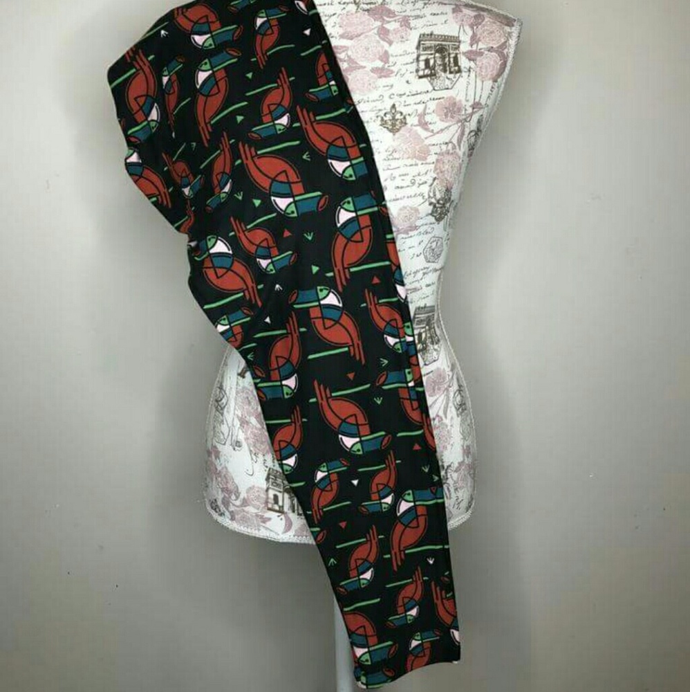 NEW TC LULAROE PARROT BIRD LEGGINGS